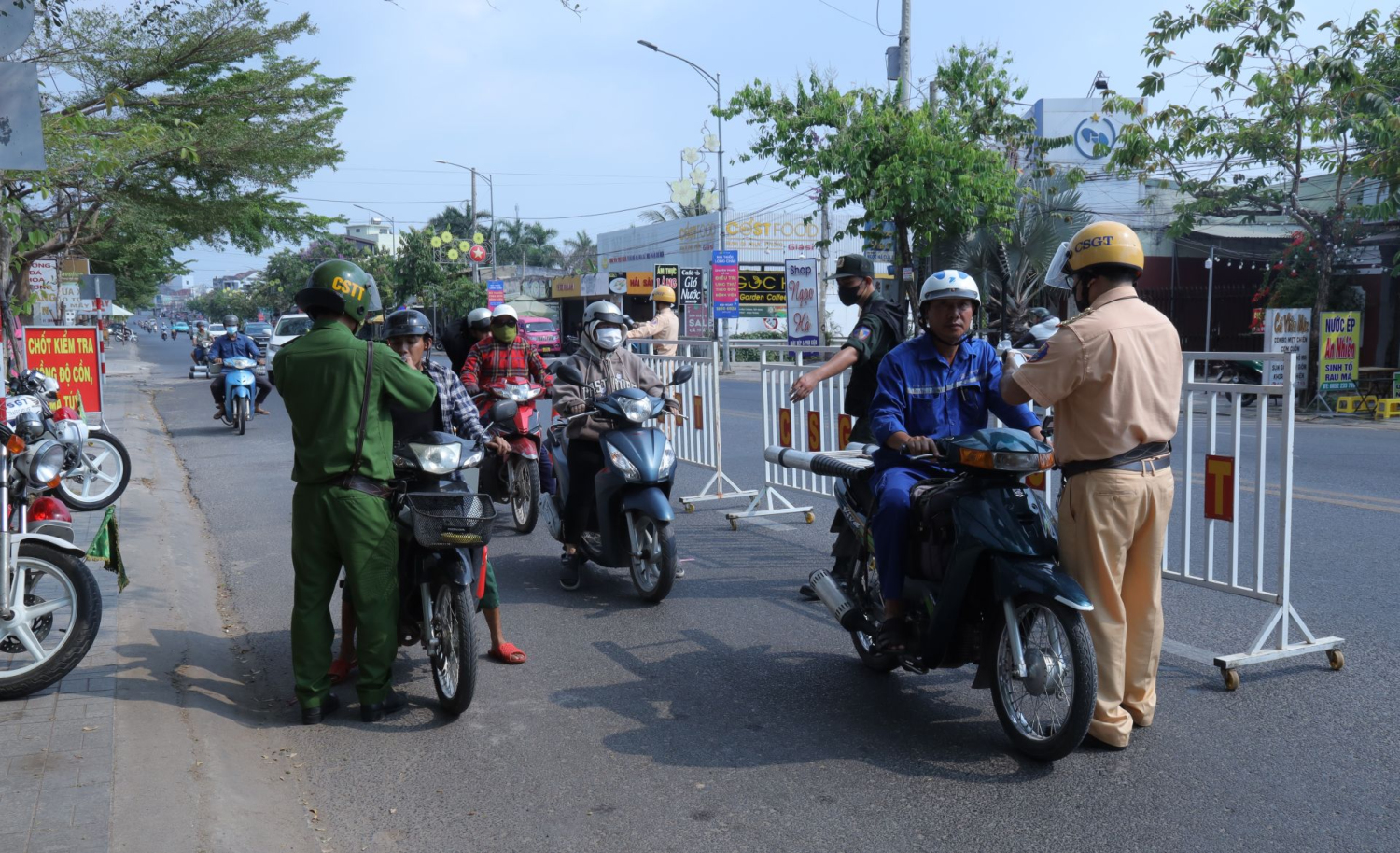 Lực lượng Cảnh sát giao thông tăng cường xử lý chuyên đề nồng độ cồn, ma tuý