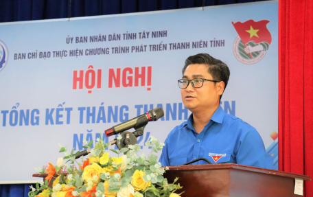 Anh Nguyễn Thanh Tùng – Bí thư Tỉnh đoàn, Phó Trưởng Ban Chỉ đạo chương trình phát triển Thanh niên tỉnh phát biểu tại hội nghị.