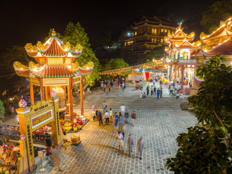 Núi Bà Đen Tây Ninh đón hơn 100.000 lượt khách về dự Lễ vía Bà Linh Sơn Thánh Mẫu