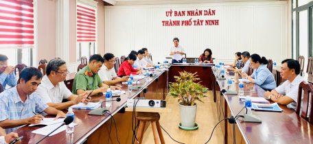 Quang cảnh Ban Pháp chế HĐND Thành phố giám sát UBND Thành phố về công tác triển khai và thực hiện Luật Thanh niên.