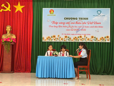 ĐOÀN THANH NIÊN XÃ TÂN BÌNH PHỐI HỢP HỘI ĐỒNG ĐỘI THÀNH PHỐ TỔ CHỨC CHƯƠNG TRÌNH THẮP SÁNG ƯỚC MƠ THIẾU NHI VIỆT NAM